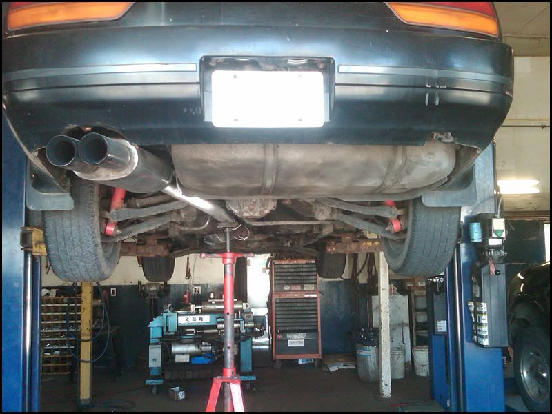 http://i82.photobucket.com/albums/j257/scott213/1990 Nissan 240sx/2.jpg